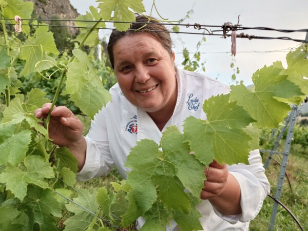 © VLife Blog vlife.blog Alessia bekocht als Cesarine Gäste mit lokalen Köstlichkeiten.