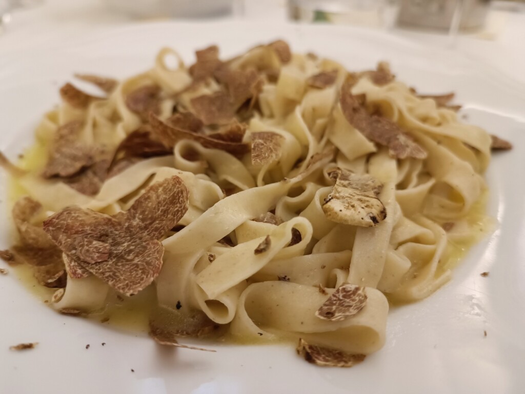 © VLife Blog vlife.blog – Ausgezeichnete Trüffel-Pasta in der l’Osteria il Giardino di Piero In Sansepolcro.