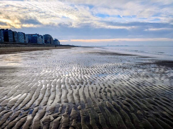 © VLife Blog vlife.blog Belgien Am kilometerlangen breiten Sandstrand von Knokke-Heist.