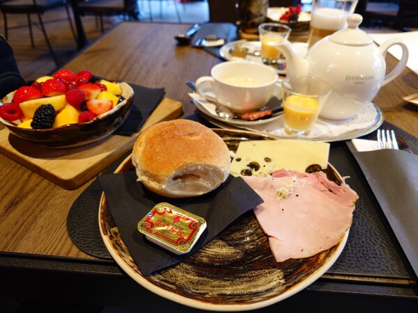 © VLife Blog vlife.blog Belgien Frühstück im Grand Café des V02 Max Ateliers.