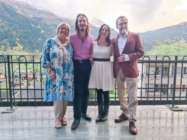 © VLife Blog vlife.blog – Die 4. Generation Carole und Philip Hauser haben das Hotel von den Eltern Sylvia und Urs übernommen.
