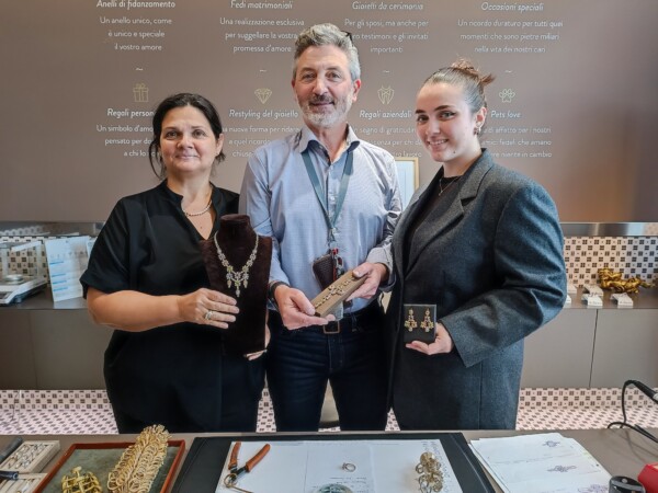 © VLife Blog vlife.blog – Die Juweliers-Familie Steve Angeli stellt Schmuckstücke nach alter Goldschmiedetradition her.