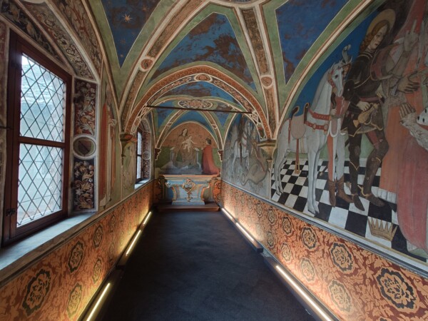 © VLife Blog vlife.blog Fresken im Dachgeschoss der Stifskirche des Heiligen Ursus.