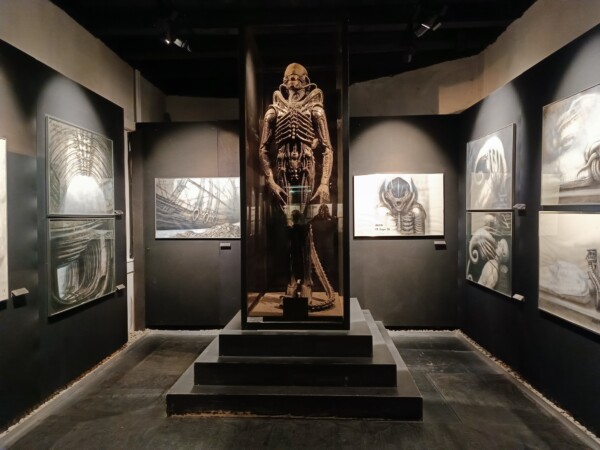 © VLife Blog vlife.blog Für Alien-Fans ein Muss Das HR Giger Museum in Gruyères.