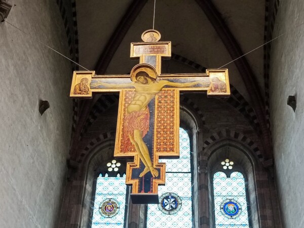 © VLife Blog vlife.blog – In der Kirche San Domenicoist das Kruzifix von San Demonico ad Arezzo zu sehen.