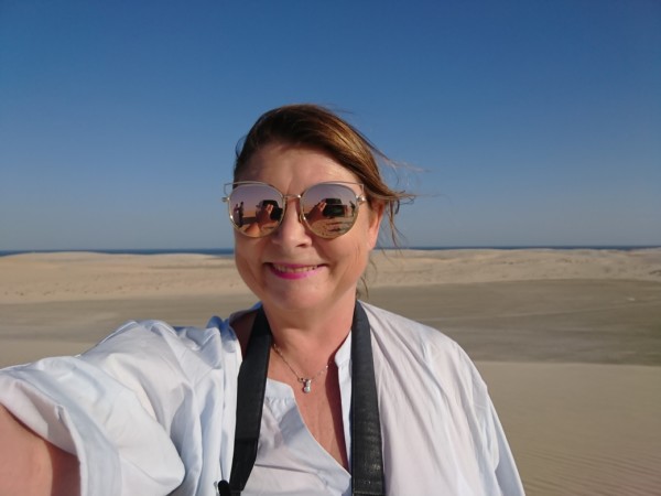 © VLife Blog vlife.blog – Selfie in den Sanddünen von Qatar.