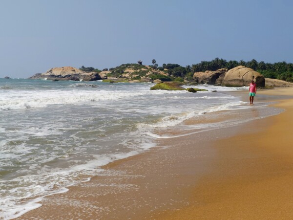 © VLife Blog vlife.blog Sri Lanka Der kilometerlange Strand in Kirinda ist fast menschenleer.