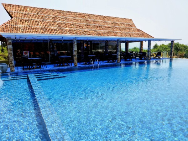 © VLife Blog vlife.blog Sri Lanka Pool und Beach Restaurant am Strand von Kirinda.