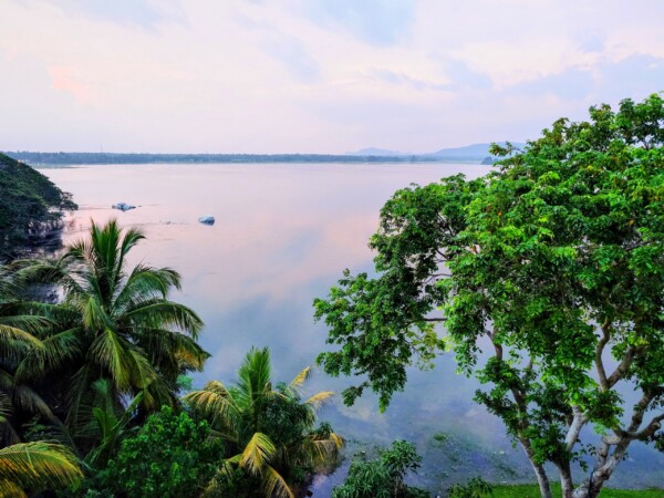 © VLife Blog vlife.blog Sri Lanka Stimmungsvoller Sonnenuntergang am Yoda-See.