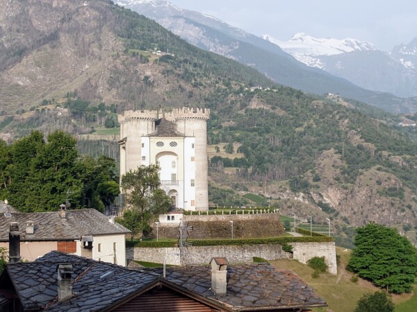 © VLife Blog vlife.blog Wegen seiner aussergewöhnlichen Bauweise ist Schloss Aymavilles ein Hingucker.