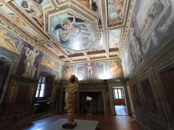 © VLife Blog vlife.blog – Zu den wichtigsten Sehenswürdigkeiten von Arezzo zählt das Vasari Haus