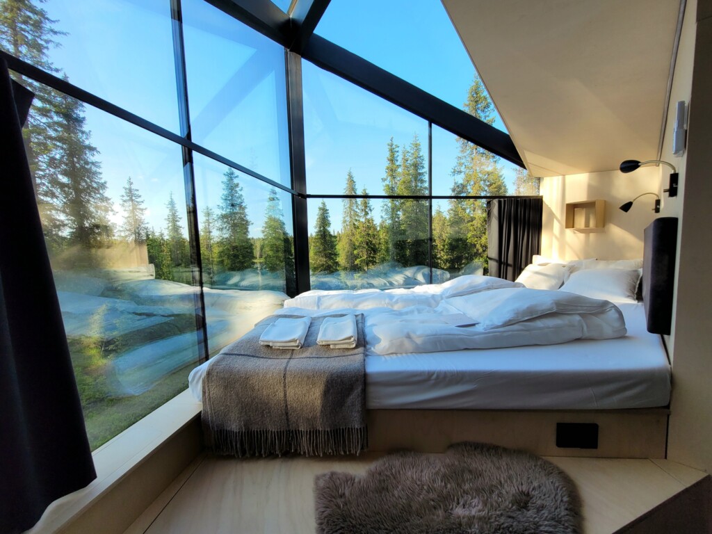 © VLife Blog vlife.blog Einblick in das moderne Glasiglu Magical Pond in Ruka-Kuusamo.